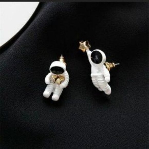 Astronaut NASA Space White & Gold Earrings - Picture 2 of 3